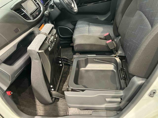 フレアカスタムスタイルＨＳ７インチナビ　ＵＳＢ入力端子　Ｂｌｕｅｔｏｏｔｈ接続　ＥＴＣ　運転席シートヒーター　キーフリー　衝突被害軽減システム　ＬＥＤヘッドライト　オートライト（高知県）の中古車