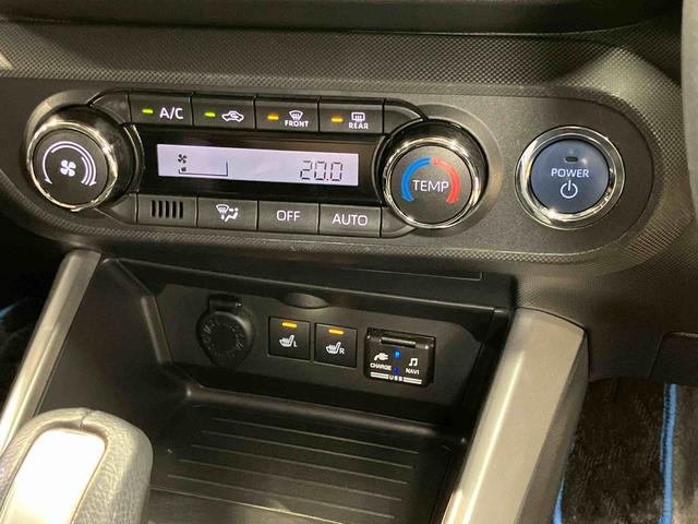 ロッキープレミアムＧ　ＨＥＶ７インチナビ　後方カメラ　ドラレコ　ＥＴＣ　Ｂｌｕｅｔｏｏｔｈ接続　ＵＳＢ入力端子　シートヒーター　キーフリー　衝突被害軽減システム　ＬＥＤヘッドライト　オートライト　クリアランスソナー（高知県）の中古車