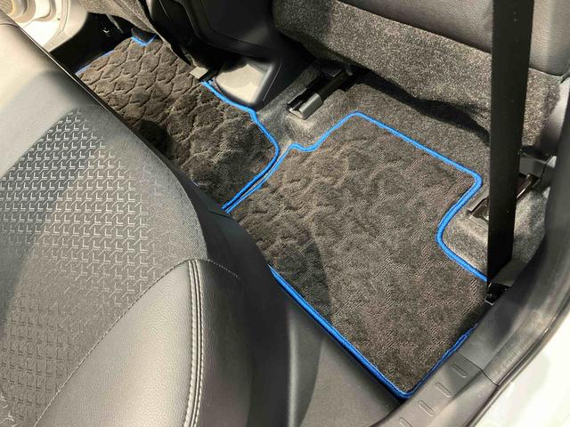 ロッキープレミアムＧ　ＨＥＶ７インチナビ　後方カメラ　ドラレコ　ＥＴＣ　Ｂｌｕｅｔｏｏｔｈ接続　ＵＳＢ入力端子　シートヒーター　キーフリー　衝突被害軽減システム　ＬＥＤヘッドライト　オートライト　クリアランスソナー（高知県）の中古車