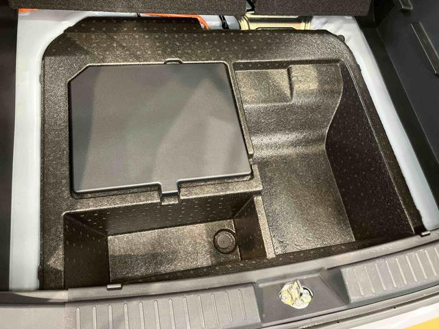 ロッキープレミアムＧ　ＨＥＶ７インチナビ　後方カメラ　ドラレコ　ＥＴＣ　Ｂｌｕｅｔｏｏｔｈ接続　ＵＳＢ入力端子　シートヒーター　キーフリー　衝突被害軽減システム　ＬＥＤヘッドライト　オートライト　クリアランスソナー（高知県）の中古車
