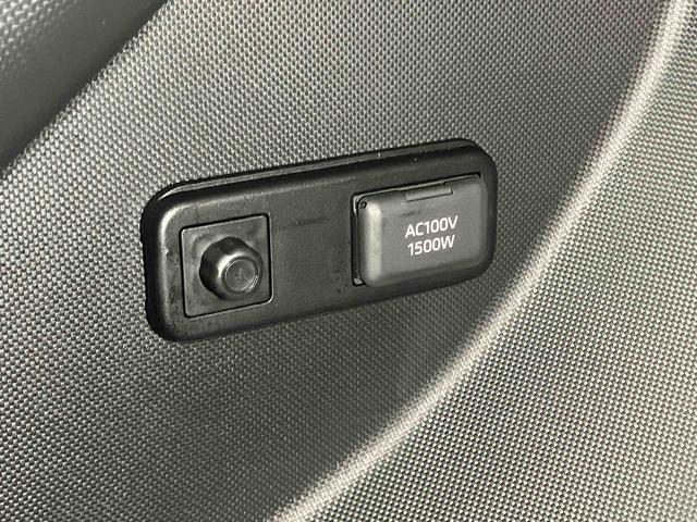 ロッキープレミアムＧ　ＨＥＶ７インチナビ　後方カメラ　ドラレコ　ＥＴＣ　Ｂｌｕｅｔｏｏｔｈ接続　ＵＳＢ入力端子　シートヒーター　キーフリー　衝突被害軽減システム　ＬＥＤヘッドライト　オートライト　クリアランスソナー（高知県）の中古車