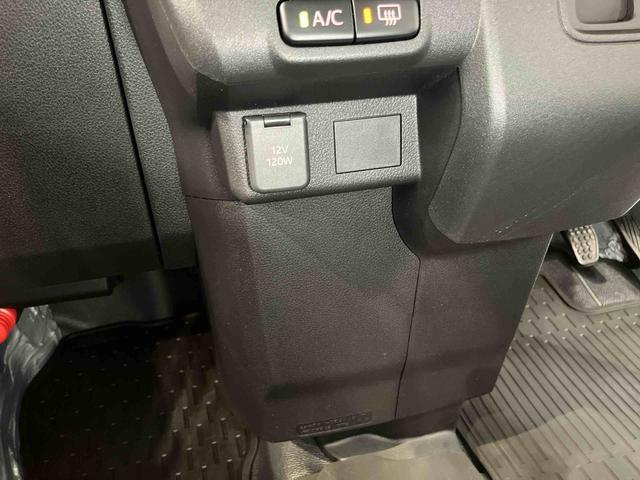 ハイゼットカーゴＤＸ７インチ純正ナビ　後方カメラ　Ｂｌｕｅｔｏｏｔｈ接続　キーフリー　クリアランスソナー　ＬＥＤヘッドライト　オートライト　オートハイビーム　衝突被害軽減システム（高知県）の中古車