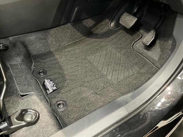 ロッキープレミアムＧ　ＨＥＶ９インチディスプレイオーディオ　後方カメラ　ＵＳＢ入力端子　Ｂｌｕｅｔｏｏｔｈ接続　ＨＤＭＩ入力端子　キーフリー　クルーズコントロール　シートヒーター　クリアランスソナー　衝突被害軽減システム（高知県）の中古車