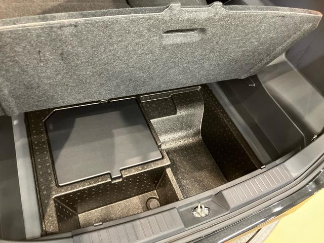 ロッキープレミアムＧ　ＨＥＶ９インチディスプレイオーディオ　後方カメラ　ＵＳＢ入力端子　Ｂｌｕｅｔｏｏｔｈ接続　ＨＤＭＩ入力端子　キーフリー　クルーズコントロール　シートヒーター　クリアランスソナー　衝突被害軽減システム（高知県）の中古車