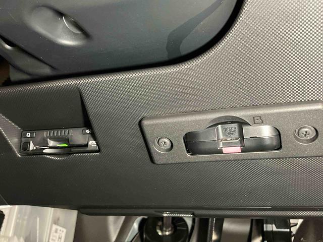 ロッキーＸ　ＨＥＶ９インチ純正ナビ　後方カメラ　ドラレコ　ＥＴＣ　ＵＳＢ入力端子　Ｂｌｕｅｔｏｏｔｈ接続　キーフリー　クリアランスソナー　ＬＥＤヘッドライト　オートライト　オートハイビーム　衝突被害軽減システム（高知県）の中古車
