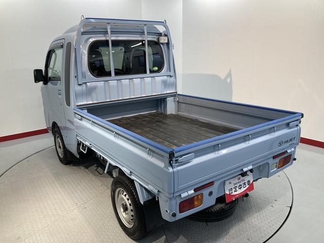 ハイゼットトラックジャンボＳＡIIIｔ４ＷＤ　ＭＴ車　ＳＡＩＩＩｔ　エアコン　パワステ　パワーウインドウ　ＡＢＳ　運転席助手席エアバッグ　キーレスエントリー　ＬＥＤヘッドライト　オーディオ取付部穴　バックカメラ（愛媛県）の中古車