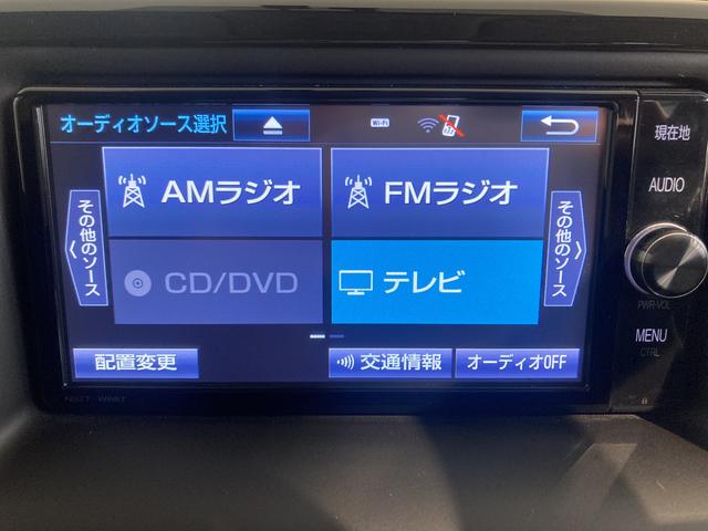 ヴォクシーＸ福祉車両　サイドリフトアップシート　純正ナビ　バックカメラ　フルセグＴＶ　ＣＤ　ＤＶＤ　Ｂｌｕｅｔｏｏｔｈ　ＥＴＣ　両側電動スライドドア　オートライト　ＬＥＤヘッドライト（愛媛県）の中古車