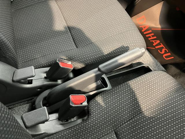 ハイゼットカーゴクルーズＳＡIIIＳＡＩＩＩ　２ＷＤ　ＡＴ車　ＥＴＣ　オートライト　ＬＥＤヘッドライト　アイドリングストップ　電動格納ドアミラー　キーレスエントリー（愛媛県）の中古車