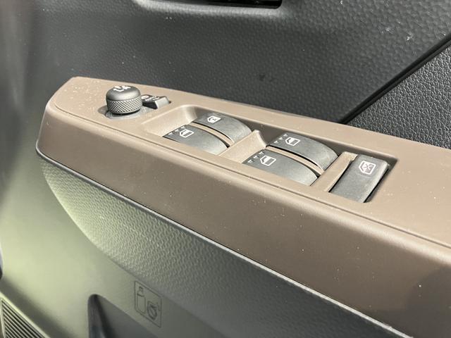トールＧ純正ナビ　パノラマモニター　ＣＤ　ＤＶＤ　地上デジタルＴＶ　Ｂｌｕｅｔｏｏｔｈ　ＵＳＢ　ドライブレコーダー　ＥＴＣ　プッシュスタート　両側電動スライドドア　ＬＥＤヘッドライト　オートライト（愛媛県）の中古車
