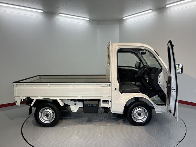 ハイゼットトラックスタンダード４ＷＤ　ＡＴ車　ラジオ　マニュアルエアコン　パワステ　ＡＢＳ　運転席エアバッグ　助手席エアバッグ（愛媛県）の中古車