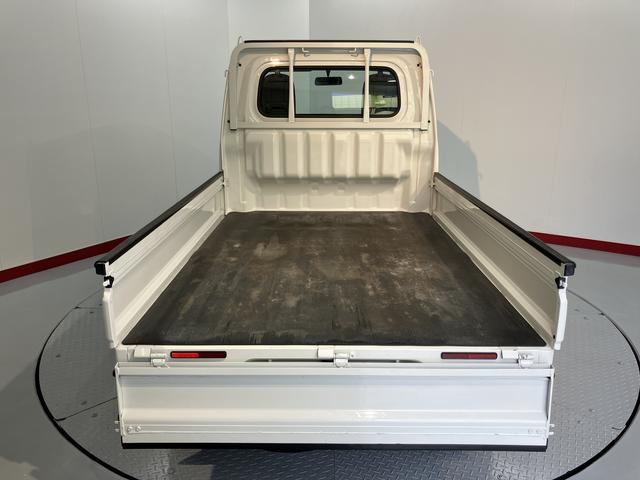 ハイゼットトラックスタンダード４ＷＤ　ＡＴ車　ラジオ　マニュアルエアコン　パワステ　ＡＢＳ　運転席エアバッグ　助手席エアバッグ（愛媛県）の中古車