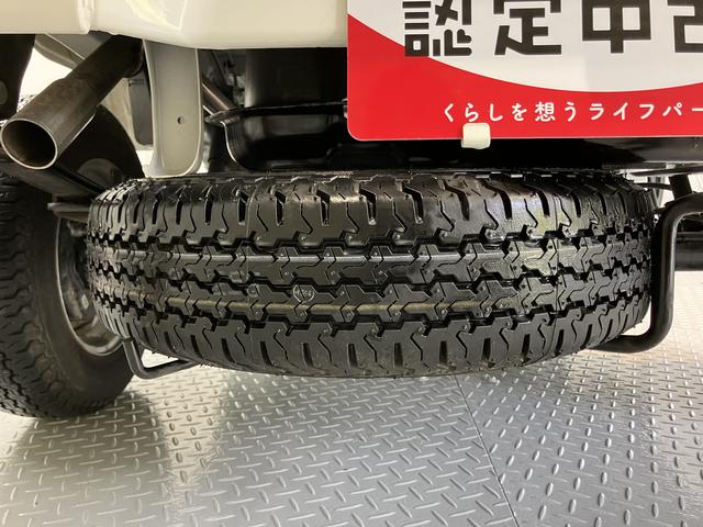 ハイゼットトラックスタンダード４ＷＤ　ＡＴ車　ラジオ　マニュアルエアコン　パワステ　ＡＢＳ　運転席エアバッグ　助手席エアバッグ（愛媛県）の中古車