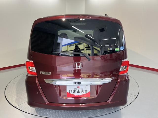 フリードＧ　プレミアムエディション純正ナビ　バックカメラ　フルセグＴＶ　ＣＤ　ＤＶＤ　Ｂｌｕｅｔｏｏｔｈ　クルーズコントロール　ＥＴＣ　後席モニター　両側電動スライドドア　オートライト　電動格納ドアミラー　キーフリーシステム（愛媛県）の中古車