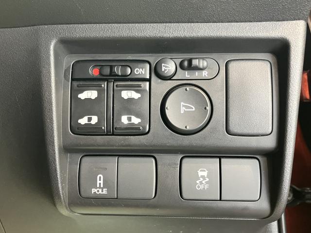 フリードＧ　プレミアムエディション純正ナビ　バックカメラ　フルセグＴＶ　ＣＤ　ＤＶＤ　Ｂｌｕｅｔｏｏｔｈ　クルーズコントロール　ＥＴＣ　後席モニター　両側電動スライドドア　オートライト　電動格納ドアミラー　キーフリーシステム（愛媛県）の中古車