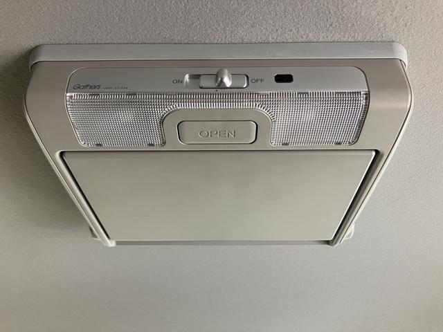 フリードＧ　プレミアムエディション純正ナビ　バックカメラ　フルセグＴＶ　ＣＤ　ＤＶＤ　Ｂｌｕｅｔｏｏｔｈ　クルーズコントロール　ＥＴＣ　後席モニター　両側電動スライドドア　オートライト　電動格納ドアミラー　キーフリーシステム（愛媛県）の中古車