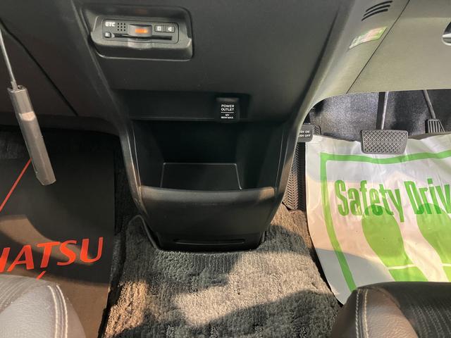 フリードＧ　プレミアムエディション純正ナビ　バックカメラ　フルセグＴＶ　ＣＤ　ＤＶＤ　Ｂｌｕｅｔｏｏｔｈ　クルーズコントロール　ＥＴＣ　後席モニター　両側電動スライドドア　オートライト　電動格納ドアミラー　キーフリーシステム（愛媛県）の中古車