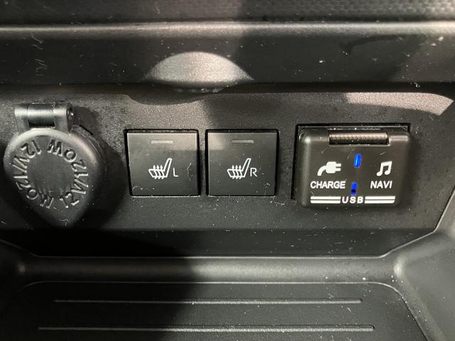 ロッキーＧ純正ナビ　パノラマモニター　ＣＤ　ＤＶＤ　地上デジタルＴＶ　Ｂｌｕｅｔｏｏｔｈ　ＵＳＢ　ドライブレコーダー　ＥＴＣ　プッシュスタート　運転席助手席シートヒーター　クルーズコントロール（愛媛県）の中古車