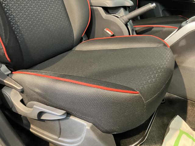 ロッキーＧ純正ナビ　パノラマモニター　ＣＤ　ＤＶＤ　地上デジタルＴＶ　Ｂｌｕｅｔｏｏｔｈ　ＵＳＢ　ドライブレコーダー　ＥＴＣ　プッシュスタート　運転席助手席シートヒーター　クルーズコントロール（愛媛県）の中古車