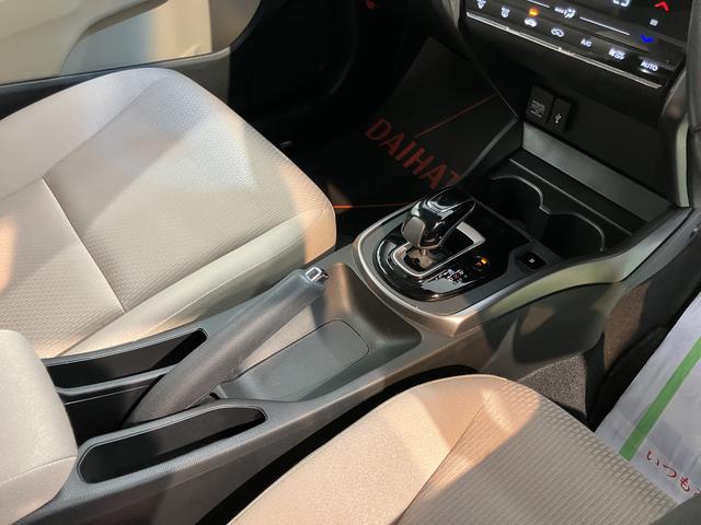 グレイスハイブリッドＬＸ・ホンダセンシング純正ナビ　バックカメラ　フルセグＴＶ　ＣＤ　ＤＶＤ　ＵＳＢ　Ｂｌｕｅｔｏｏｔｈ　ＥＴＣ　ドラレコ　クルーズコントロール　オートライト　ＬＥＤヘッドライト　プッシュスタート　アイドリングストップ（愛媛県）の中古車
