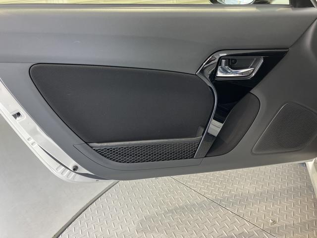 コペンＧＲ　スポーツ純正ナビ　バックカメラ　フルセグＴＶ　ＣＤ　ＤＶＤ　ＵＳＢ　Ｂｌｕｅｔｏｏｔｈ　ＥＴＣ　前席シートヒーター　オートライト　ＬＥＤヘッドライト　プッシュスタート　アイドリングストップ　キーフリーシステム（愛媛県）の中古車