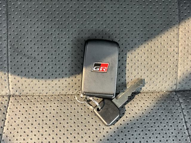 コペンＧＲ　スポーツ純正ナビ　バックカメラ　フルセグＴＶ　ＣＤ　ＤＶＤ　ＵＳＢ　Ｂｌｕｅｔｏｏｔｈ　ＥＴＣ　前席シートヒーター　オートライト　ＬＥＤヘッドライト　プッシュスタート　アイドリングストップ　キーフリーシステム（愛媛県）の中古車