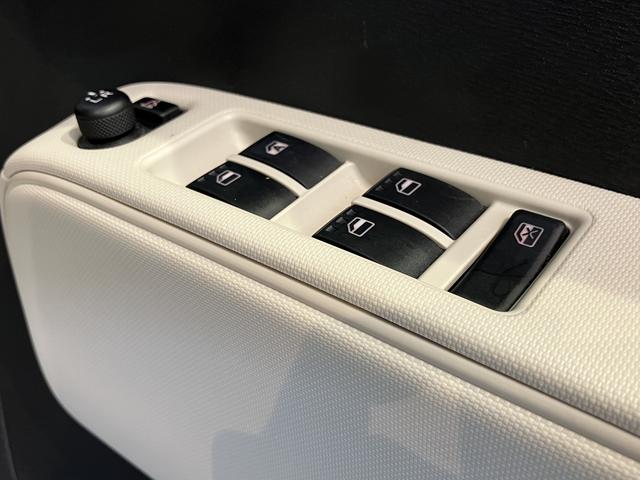 ミラココアココアＸスマートセレクションＳＮ純正ナビ　バックカメラ　ワンセグＴＶ　ＣＤ　ＤＶＤ　Ｂｌｕｅｔｏｏｔｈ　アイドリングストップ　ＥＴＣ　キーフリーシステム　２ＷＤ　ＣＶＴ　オートエアコン　電動格納ミラー　ＡＢＳ（愛媛県）の中古車