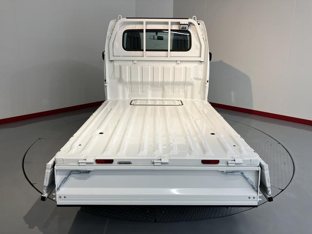 キャリイトラックＫＣエアコン・パワステ農繁仕様４ＷＤ　ＭＴ車　エアコン　パワステ　パワーウィンド　ＡＢＳ　エアバッグ　キーレスエントリー　ラジオ　作業灯　オートライト（愛媛県）の中古車