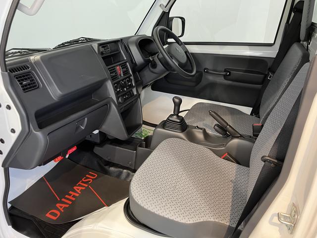 キャリイトラックＫＣエアコン・パワステ農繁仕様４ＷＤ　ＭＴ車　エアコン　パワステ　パワーウィンド　ＡＢＳ　エアバッグ　キーレスエントリー　ラジオ　作業灯　オートライト（愛媛県）の中古車