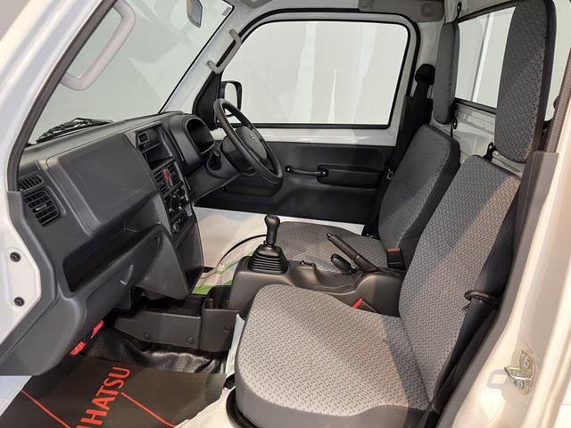 キャリイトラックＫＣエアコン・パワステ農繁仕様４ＷＤ　ＭＴ車　エアコン　パワステ　パワーウィンド　ＡＢＳ　エアバッグ　キーレスエントリー　ラジオ　作業灯　オートライト（愛媛県）の中古車