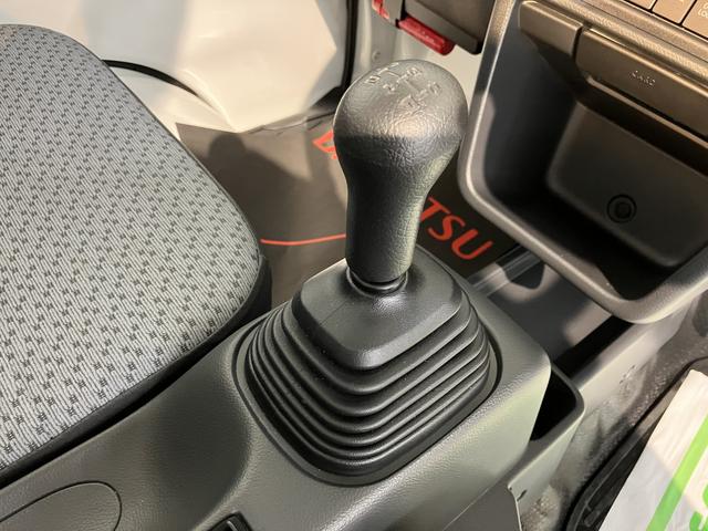 キャリイトラックＫＣエアコン・パワステ農繁仕様４ＷＤ　ＭＴ車　エアコン　パワステ　パワーウィンド　ＡＢＳ　エアバッグ　キーレスエントリー　ラジオ　作業灯　オートライト（愛媛県）の中古車