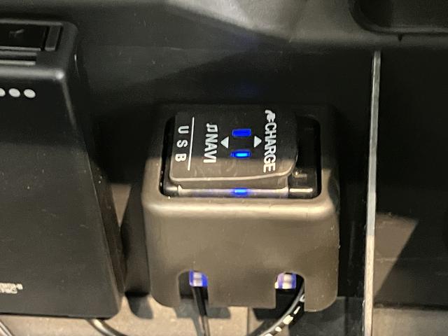 コペンセロ純正ナビ　地上デジタルＴＶ　ＥＴＣ　プッシュスタート　運転席助手席シートヒーター　ＬＥＤヘッドライト　オートライト　アイドリングストップ　キーフリー　純正アルミホイール（愛媛県）の中古車