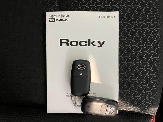 ロッキーＧ純正ナビ　パノラマモニター　地上デジタルＴＶ　ドライブレコーダー　ＥＴＣ　プッシュスタート　運転席助手席シートヒーター　クルーズコントロール　ＬＥＤヘッドライト　オートライト　アイドリングストップ（愛媛県）の中古車
