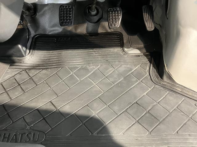 ハイゼットカーゴＤＸ２ＷＤ　ＭＴ車　エアコン　パワステ　パワーウィンド（フロントのみ）　ＣＤ　ＥＴＣ　両側スライドドア　エアバッグ　キーレス（愛媛県）の中古車