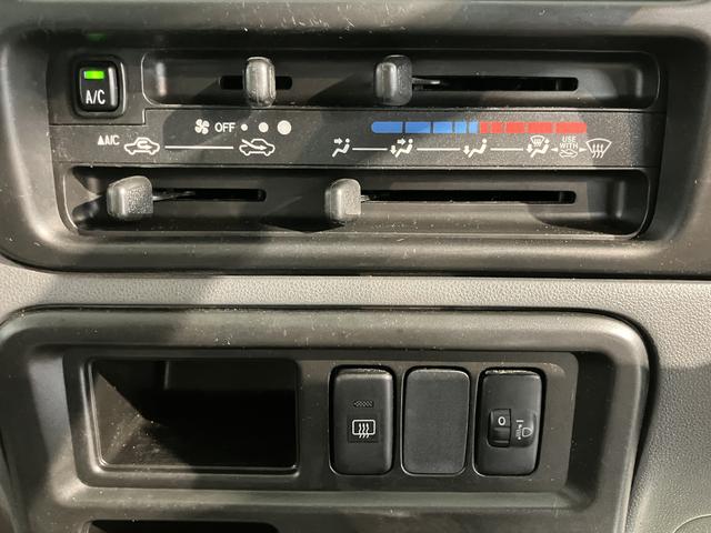 ハイゼットカーゴＤＸ２ＷＤ　ＭＴ車　エアコン　パワステ　パワーウィンド（フロントのみ）　ＣＤ　ＥＴＣ　両側スライドドア　エアバッグ　キーレス（愛媛県）の中古車