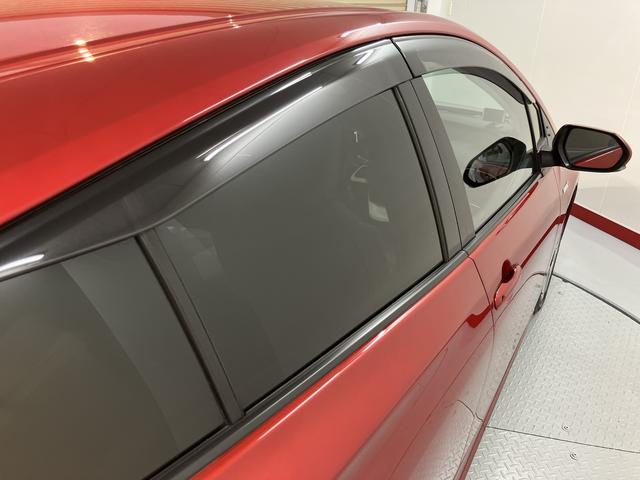 プリウスＡツーリングセレクションハイブリッド車　純正ナビ　バックカメラ　地上デジタルＴＶ　Ｂｌｕｅｔｏｏｔｈ　ＣＤ　ＤＶＤ　ＥＴＣ　プッシュスタート　クルーズコントロール　運転席助手席シートヒーター　ＬＥＤヘッドライト　オートライト（愛媛県）の中古車