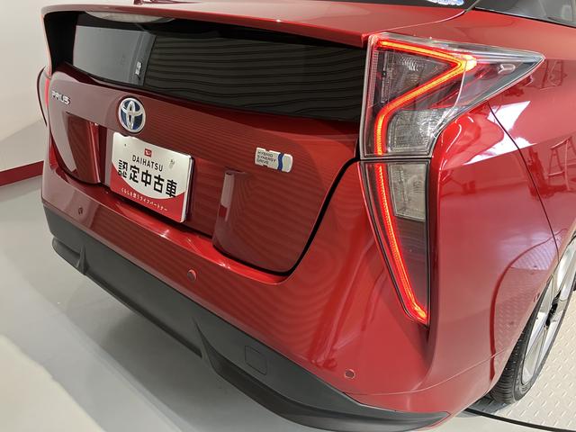 プリウスＡツーリングセレクションハイブリッド車　純正ナビ　バックカメラ　地上デジタルＴＶ　Ｂｌｕｅｔｏｏｔｈ　ＣＤ　ＤＶＤ　ＥＴＣ　プッシュスタート　クルーズコントロール　運転席助手席シートヒーター　ＬＥＤヘッドライト　オートライト（愛媛県）の中古車