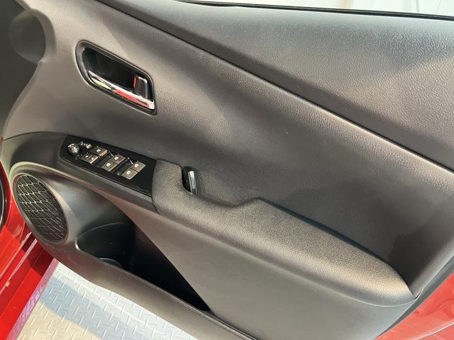 プリウスＡツーリングセレクションハイブリッド車　純正ナビ　バックカメラ　地上デジタルＴＶ　Ｂｌｕｅｔｏｏｔｈ　ＣＤ　ＤＶＤ　ＥＴＣ　プッシュスタート　クルーズコントロール　運転席助手席シートヒーター　ＬＥＤヘッドライト　オートライト（愛媛県）の中古車