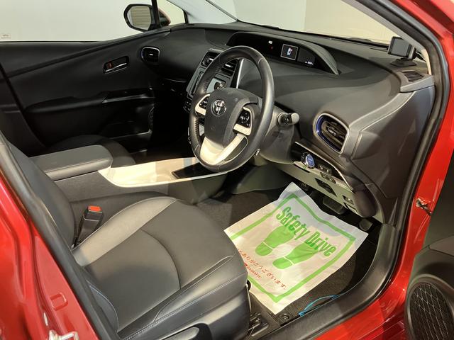 プリウスＡツーリングセレクションハイブリッド車　純正ナビ　バックカメラ　地上デジタルＴＶ　Ｂｌｕｅｔｏｏｔｈ　ＣＤ　ＤＶＤ　ＥＴＣ　プッシュスタート　クルーズコントロール　運転席助手席シートヒーター　ＬＥＤヘッドライト　オートライト（愛媛県）の中古車