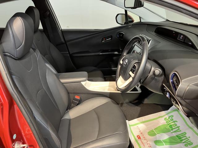 プリウスＡツーリングセレクションハイブリッド車　純正ナビ　バックカメラ　地上デジタルＴＶ　Ｂｌｕｅｔｏｏｔｈ　ＣＤ　ＤＶＤ　ＥＴＣ　プッシュスタート　クルーズコントロール　運転席助手席シートヒーター　ＬＥＤヘッドライト　オートライト（愛媛県）の中古車