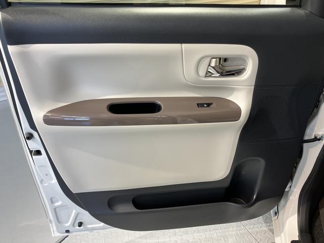 ムーヴキャンバスＸメイクアップリミテッド　ＳＡIIIＳＡＩＩＩ　純正ナビ　パノラマモニター　フルセグＴＶ　ＣＤ　ＤＶＤ　ＵＳＢ　Ｂｌｕｅｔｏｏｔｈ　ドラレコ　両側電動スライドドア　オートライト　プッシュスタート　アイドリングストップ　電動格納ドアミラー（愛媛県）の中古車