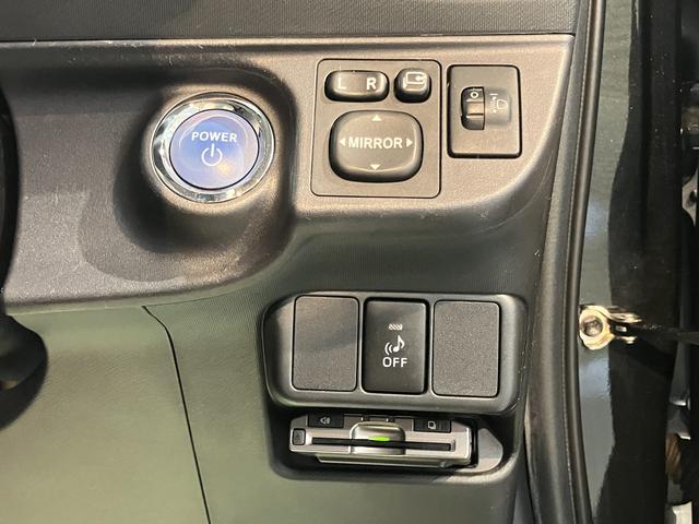アクアＧ２ＷＤ　ＣＶＴ車　ナビ　バックカメラ　フルセグＴＶ　ＣＤ　ＤＶＤ　Ｂｌｕｅｔｏｏｔｈ　ドラレコ　ＥＴＣ　オートライト　プッシュスタート　電動格納ドアミラー　キーフリーシステム（愛媛県）の中古車