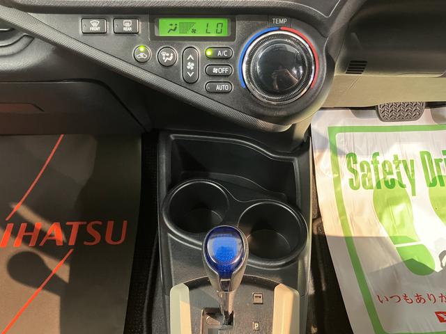 アクアＧ２ＷＤ　ＣＶＴ車　ナビ　バックカメラ　フルセグＴＶ　ＣＤ　ＤＶＤ　Ｂｌｕｅｔｏｏｔｈ　ドラレコ　ＥＴＣ　オートライト　プッシュスタート　電動格納ドアミラー　キーフリーシステム（愛媛県）の中古車