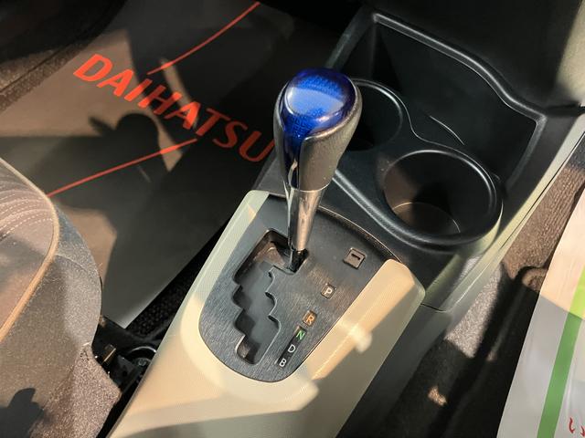 アクアＧ２ＷＤ　ＣＶＴ車　ナビ　バックカメラ　フルセグＴＶ　ＣＤ　ＤＶＤ　Ｂｌｕｅｔｏｏｔｈ　ドラレコ　ＥＴＣ　オートライト　プッシュスタート　電動格納ドアミラー　キーフリーシステム（愛媛県）の中古車