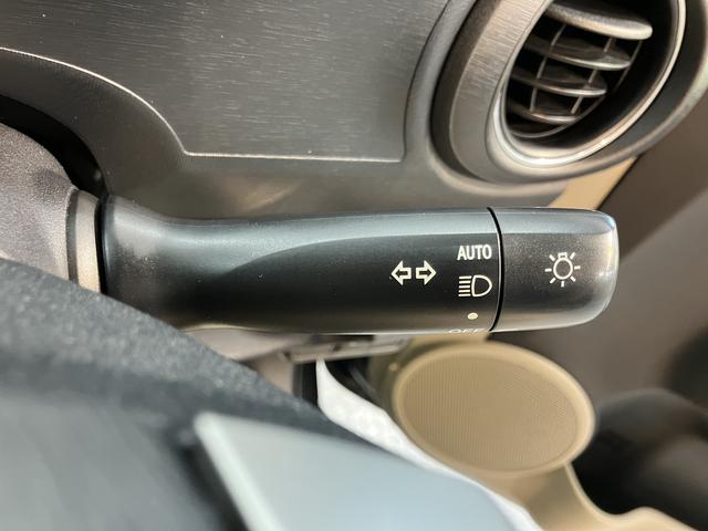 アクアＧ２ＷＤ　ＣＶＴ車　ナビ　バックカメラ　フルセグＴＶ　ＣＤ　ＤＶＤ　Ｂｌｕｅｔｏｏｔｈ　ドラレコ　ＥＴＣ　オートライト　プッシュスタート　電動格納ドアミラー　キーフリーシステム（愛媛県）の中古車