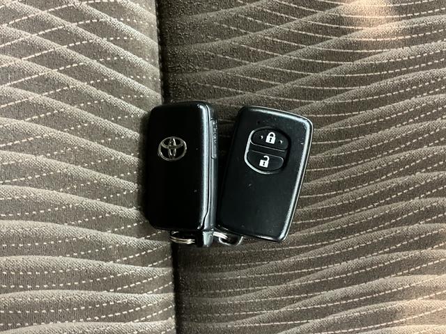 アクアＧ２ＷＤ　ＣＶＴ車　ナビ　バックカメラ　フルセグＴＶ　ＣＤ　ＤＶＤ　Ｂｌｕｅｔｏｏｔｈ　ドラレコ　ＥＴＣ　オートライト　プッシュスタート　電動格納ドアミラー　キーフリーシステム（愛媛県）の中古車
