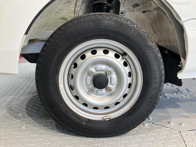 ハイゼットトラックエクストラＳＡIIIｔ４ＷＤ　４速オートマチック　エアコン　パワステ　パワーウインドウ　キーレスエントリー　ＣＤステレオ　運転席エアバッグ　フォグランプ　作業灯（愛媛県）の中古車