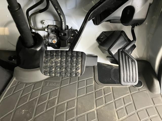 ハイゼットトラックエクストラＳＡIIIｔ４ＷＤ　４速オートマチック　エアコン　パワステ　パワーウインドウ　キーレスエントリー　ＣＤステレオ　運転席エアバッグ　フォグランプ　作業灯（愛媛県）の中古車