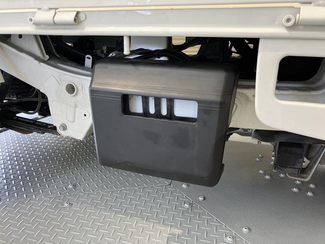 ハイゼットトラックエクストラＳＡIIIｔ４ＷＤ　４速オートマチック　エアコン　パワステ　パワーウインドウ　キーレスエントリー　ＣＤステレオ　運転席エアバッグ　フォグランプ　作業灯（愛媛県）の中古車