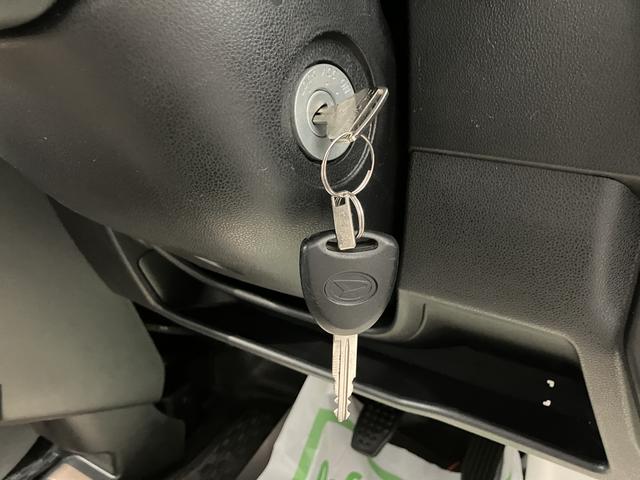 ハイゼットカーゴスペシャルクリーンＳＡIIIエアコン・パワステ　パワーウインドウ（前のみ）　社外ナビ　ＥＴＣ車載器　バックカメラ　キーレスエントリー　ＬＥＤヘッドライト　アイドリングストップ　スマートアシストＩＩＩ（愛媛県）の中古車