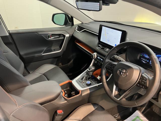 ＲＡＶ４アドベンチャー純正ナビ　パノラミックビューモニター　デジタルインナーミラー　ステアリングヒーター　シートベンチレーター　ＡＣ１００Ｖアクセサリーコンセント　電動パーキングブレーキ　パノラマムーンルーフ（愛媛県）の中古車